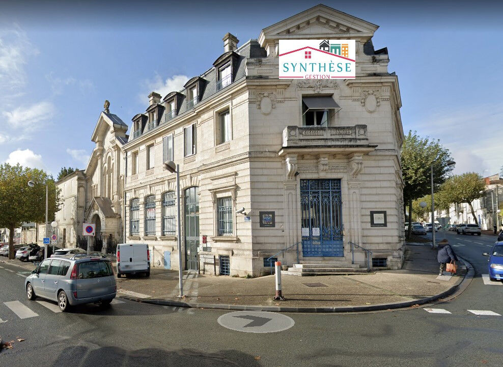 Local commercial  T3 à louer Saintes 17100