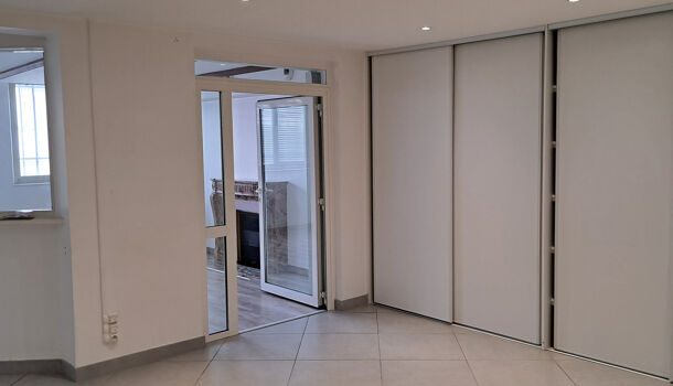 Local commercial 3 pièces  à louer Saintes 17100