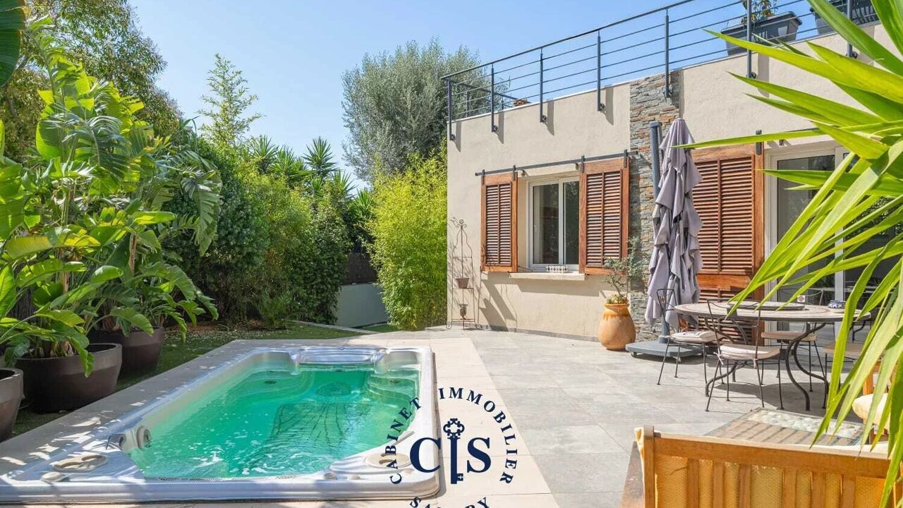 maison 6 pièces 194 m2 à vendre à Sanary-sur-Mer (83110)