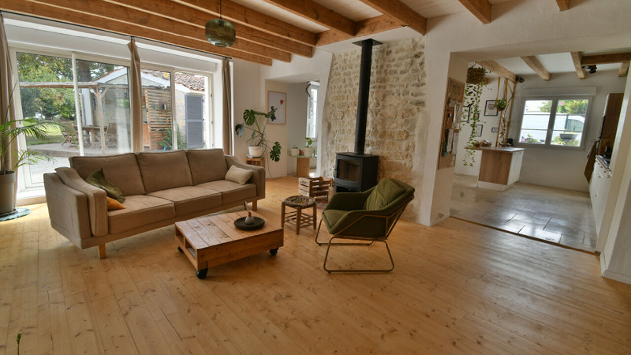 maison 6 pièces 182 m2 à vendre à Tonnay-Boutonne (17380)