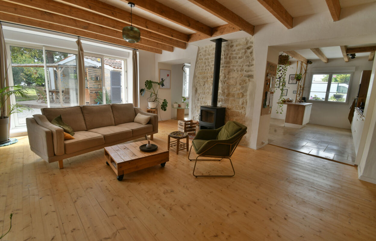 maison 6 pièces 182 m2 à vendre à Tonnay-Boutonne (17380)