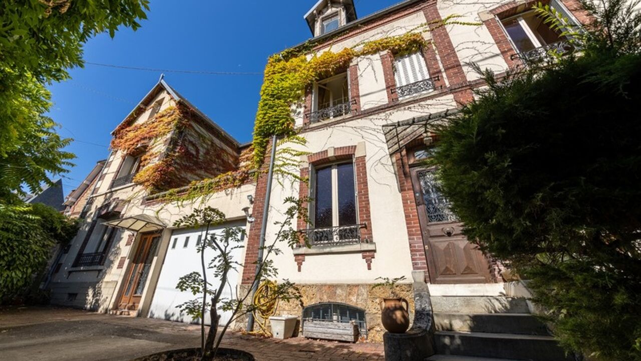 maison 11 pièces 308 m2 à vendre à Mantes-la-Jolie (78200)