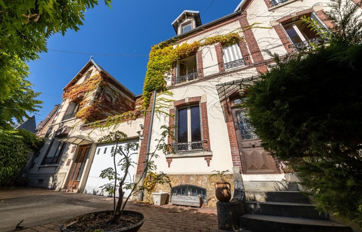 maison 11 pièces 308 m2 à vendre à Mantes-la-Jolie (78200)