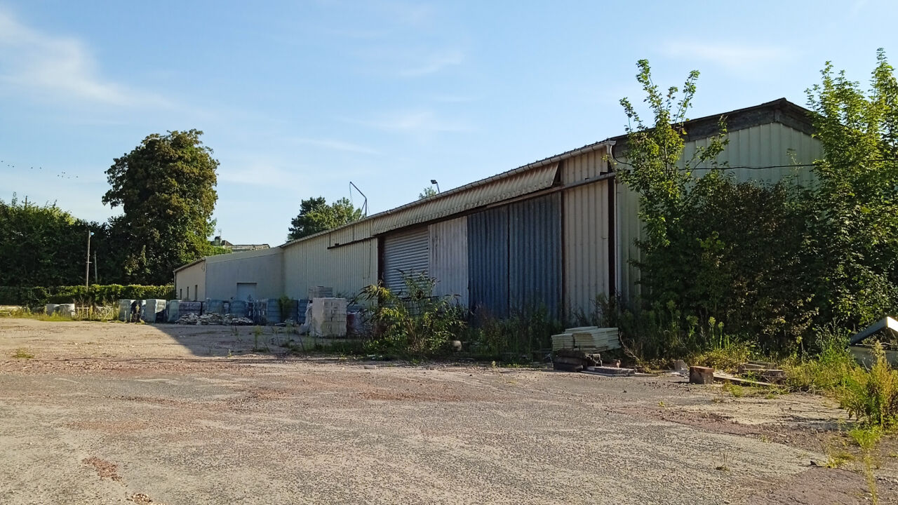 divers  pièces 1400 m2 à vendre à Domart-en-Ponthieu (80620)