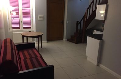 location appartement 1 000 € CC /mois à proximité de Le Mesnil-Saint-Denis (78320)