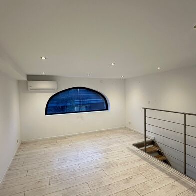 Commerce  900 €