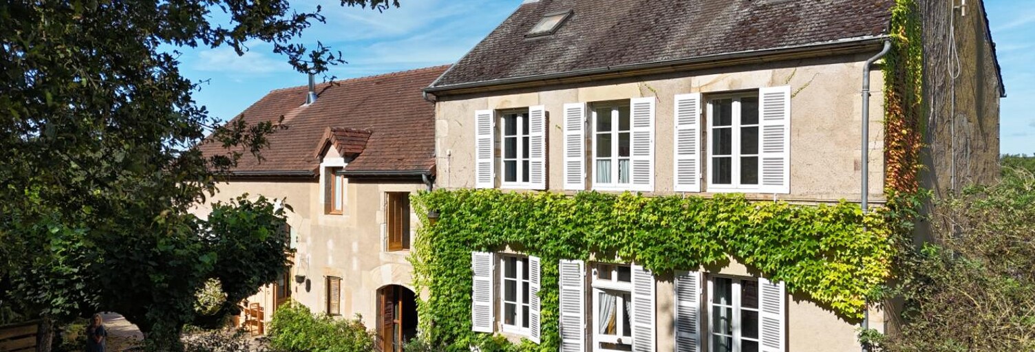 Maison 12 Pièces 300 m² à vendre à Sully (71360)