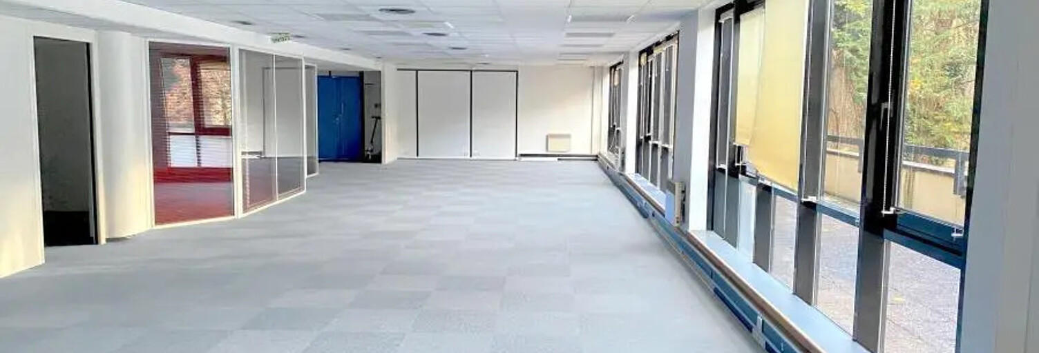 Bureau  171 m² à louer à Issy-les-Moulineaux (92130)