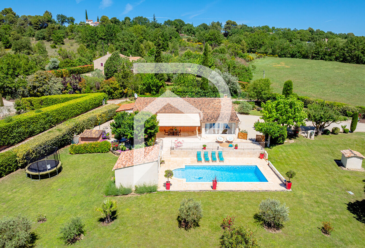 Ansouis -Villa Pp de 100 m2 hab sur 2 951 m2 jardin — photo 1