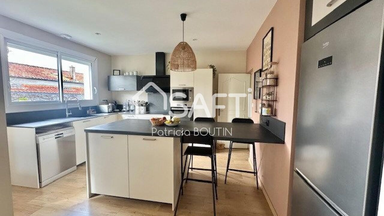 maison 8 pièces 181 m2 à vendre à Niort (79000)