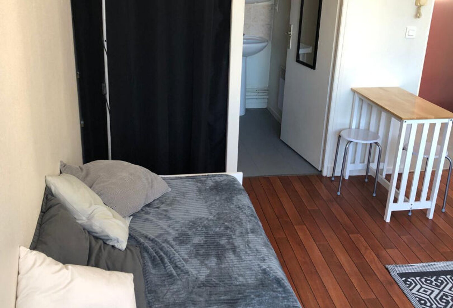 STUDIO 22M2 AVEC SATIONNEMENT SECURISE — photo 1