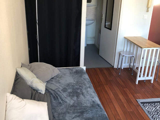 STUDIO 22M2 AVEC SATIONNEMENT SECURISE — photo du bien