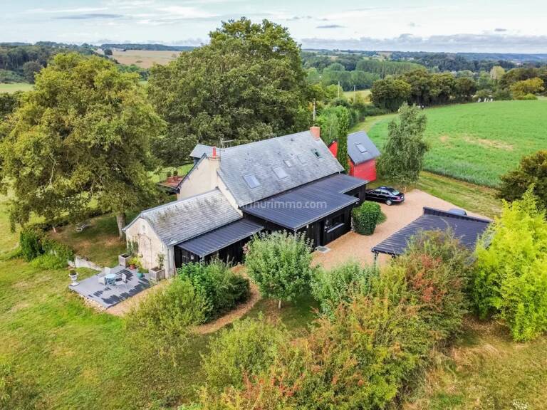 Demeure de charme sur plus de 37 000 m2 de terrain — photo 1