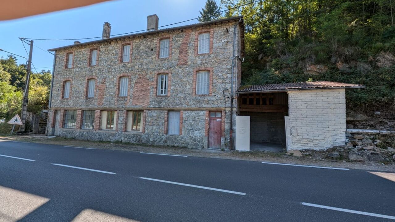 immeuble  pièces 234 m2 à vendre à La Monnerie-le-Montel (63650)