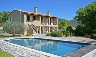 Maison 7 Pièces 180 m² à vendre à Murs (84220)