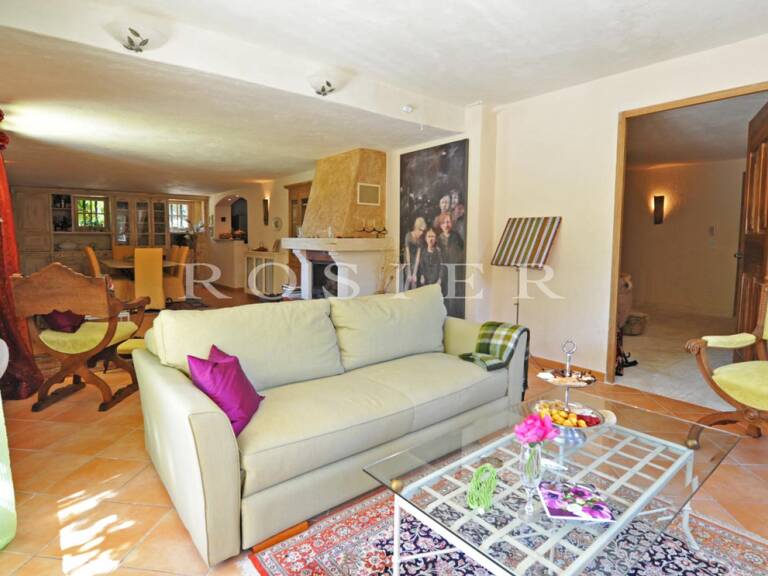 Murs : maison en pierres avec piscine dans la campagne — photo 1