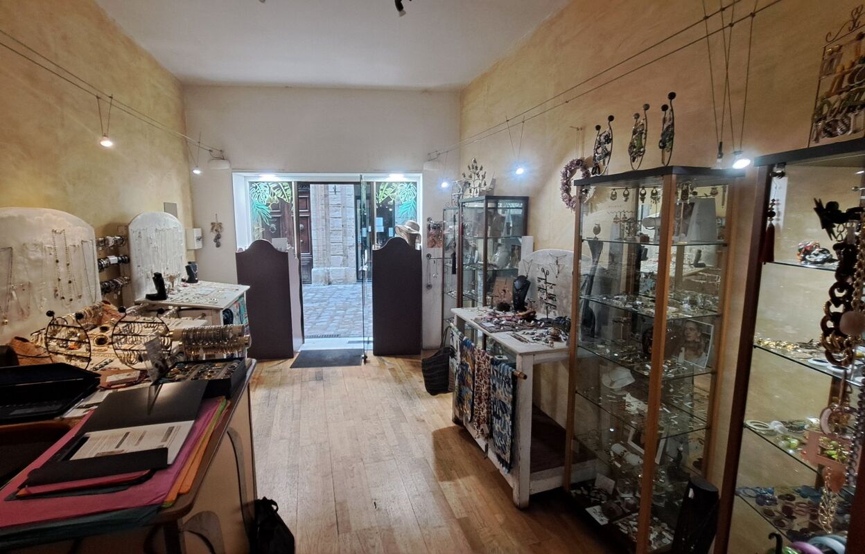 commerce  pièces 27 m2 à vendre à Pézenas (34120)