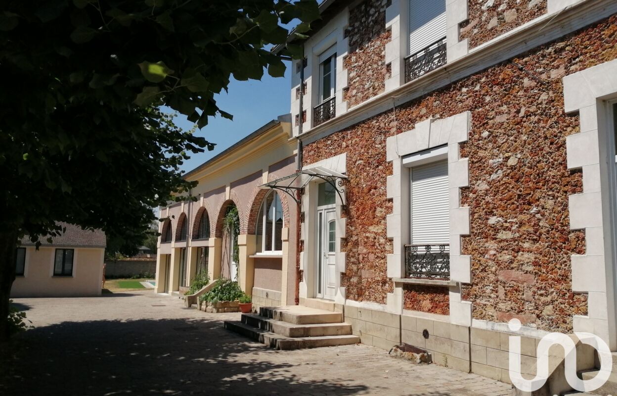 maison 15 pièces 305 m2 à vendre à Chailly-en-Bière (77930)