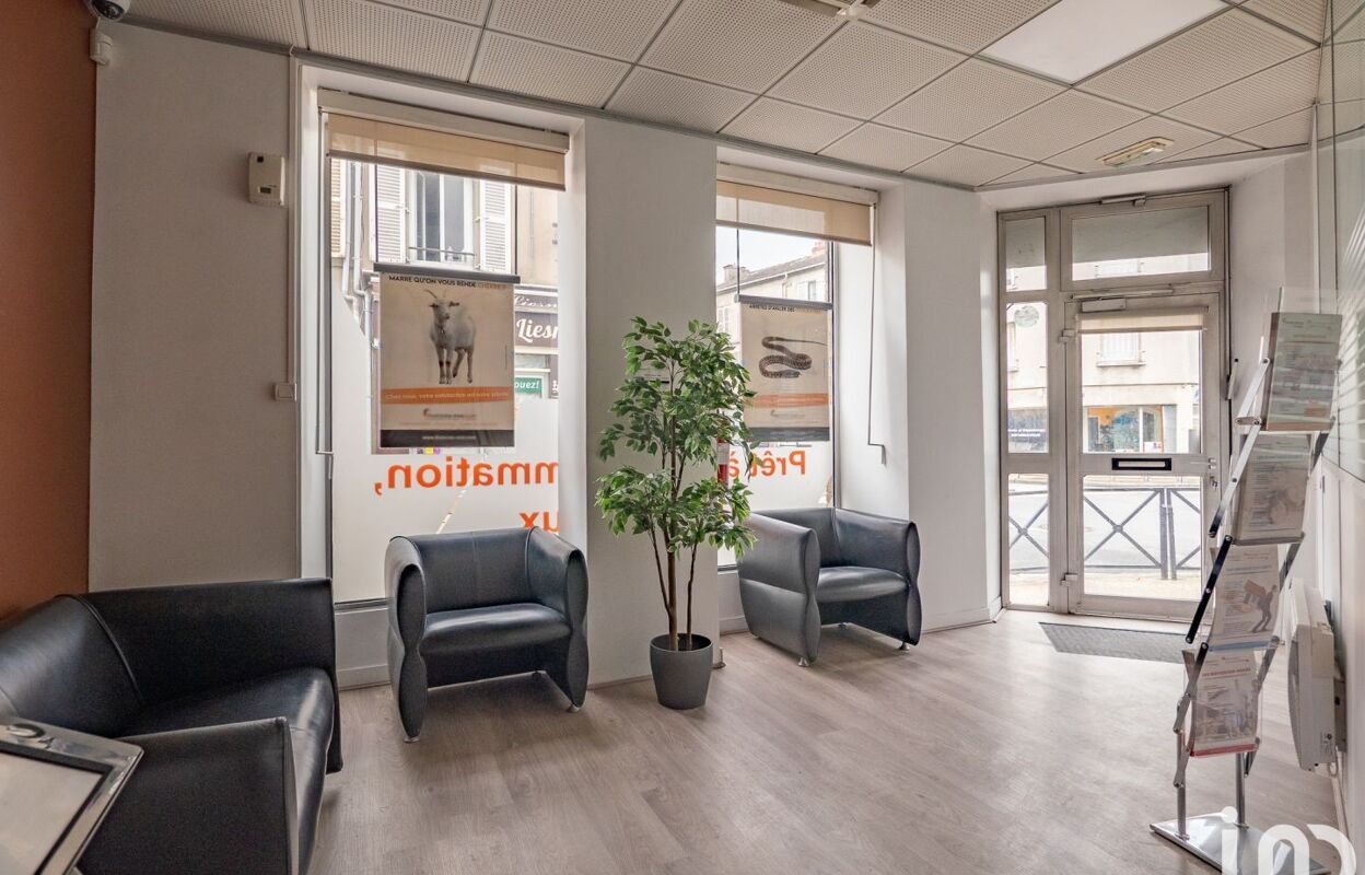 bureau  pièces 120 m2 à vendre à Melun (77000)