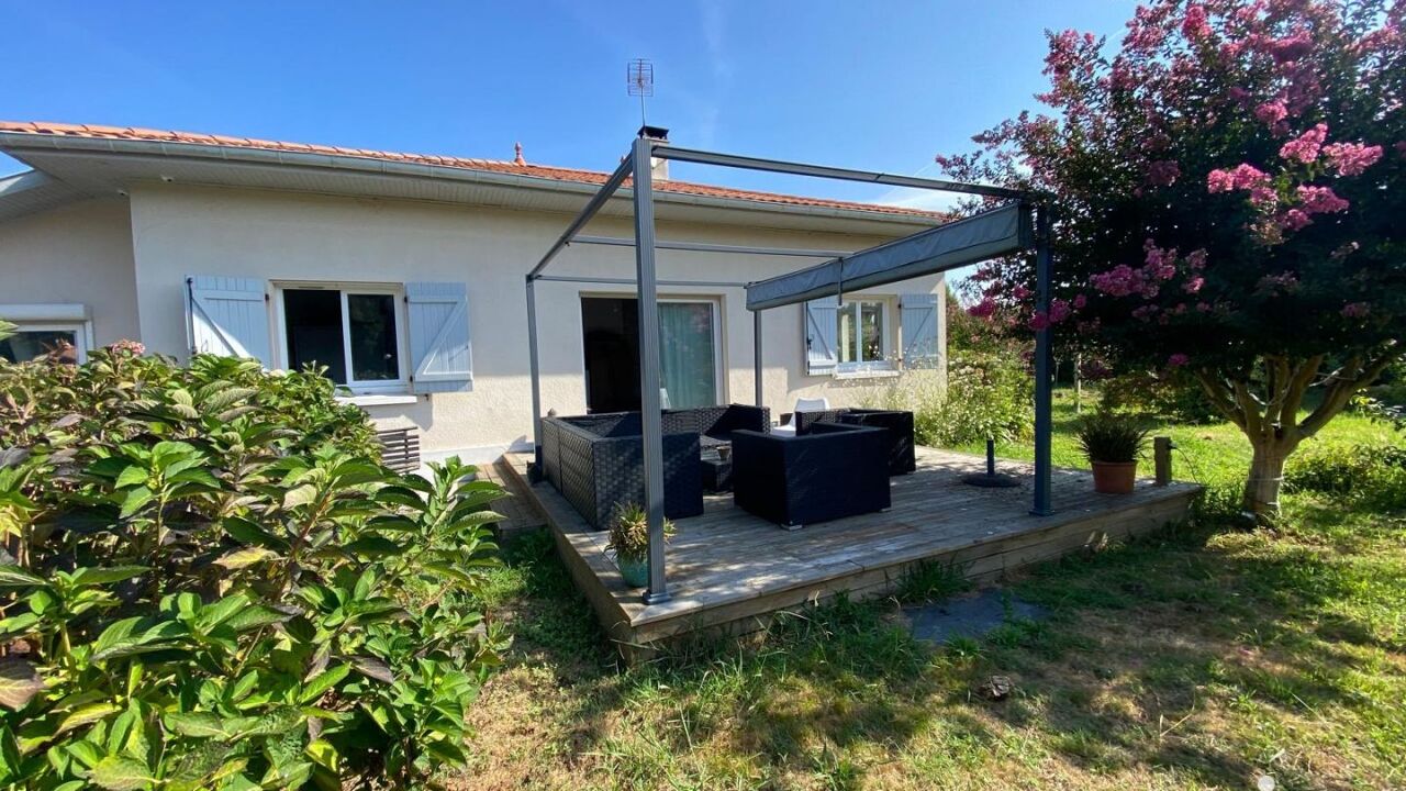 maison 5 pièces 145 m2 à vendre à Saint-Martin-de-Hinx (40390)