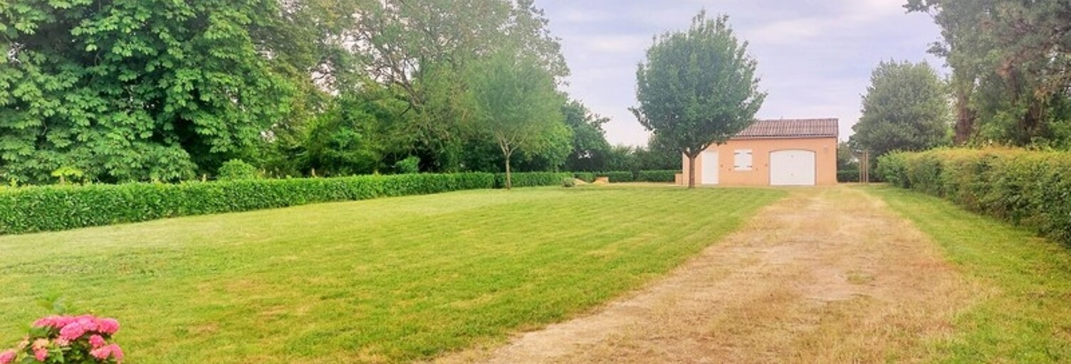 Terrain  1357 m² à vendre à Saint-Amand-en-Puisaye (58310)