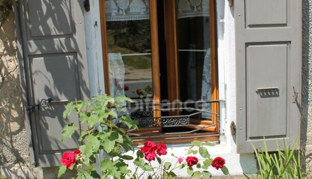 Villa / Maison 7 pièces  à vendre Saint-Victor-Montvianeix 63550