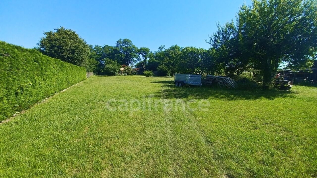 terrain  pièces 1900 m2 à vendre à Parempuyre (33290)