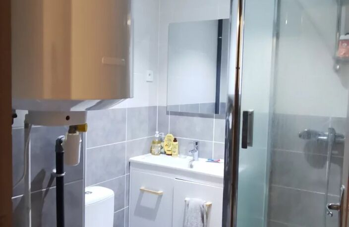 Vente appartement 1 pièce 20 m² Saint-Étienne (42000) — photo 2