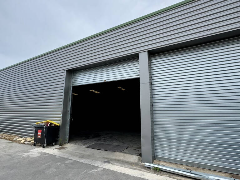 Entrepôt 290m2 + 45m2 de mezzanine à Saint-jean-de-Vedas — photo 1