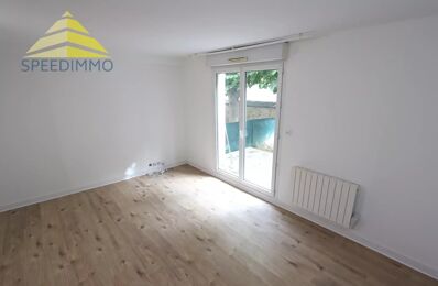 location appartement 880 € CC /mois à proximité de Mandres-les-Roses (94520)