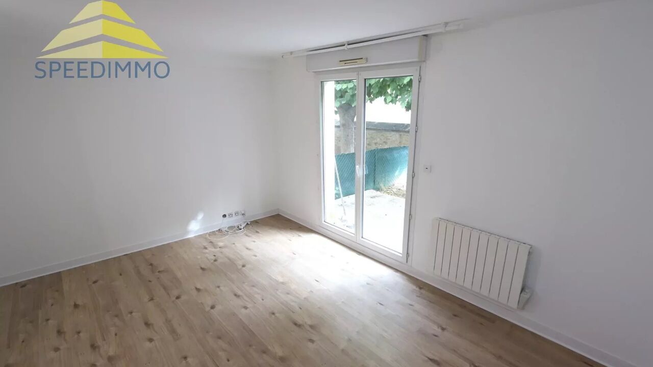 appartement 2 pièces 37 m2 à louer à Mandres-les-Roses (94520)