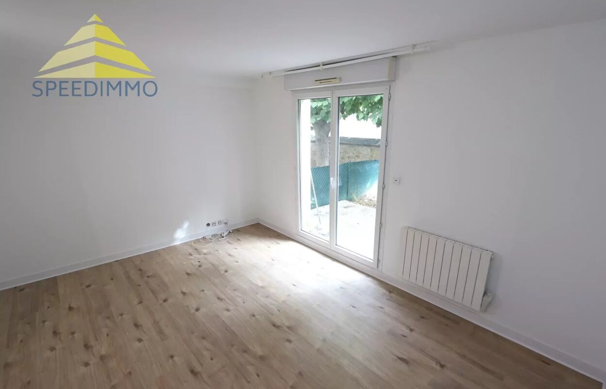 appartement 2 pièces 37 m2 à louer à Mandres-les-Roses (94520)