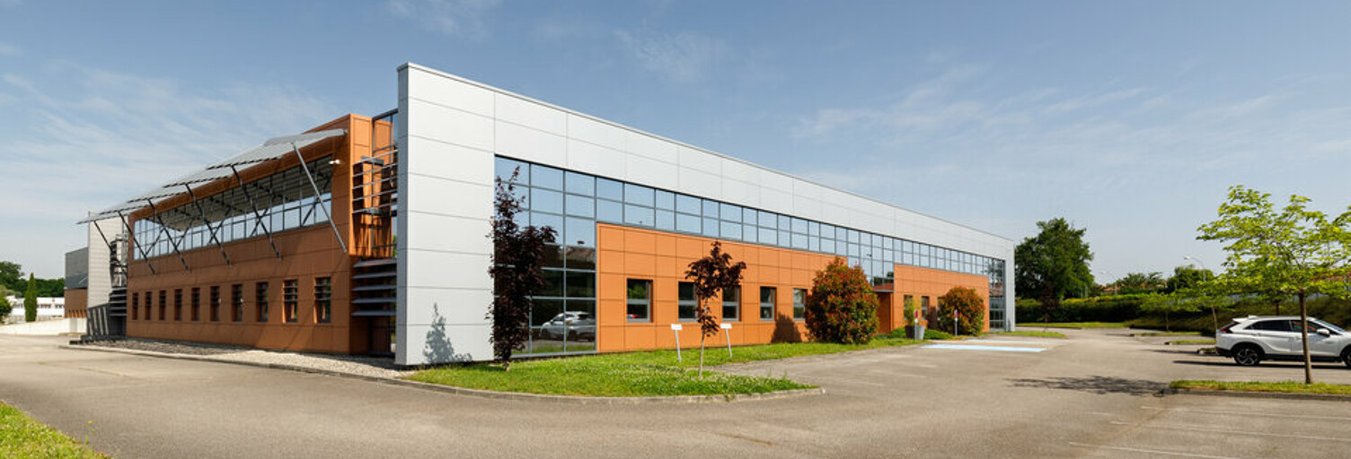 Commerce  9623 m² à louer à Miribel (01700)