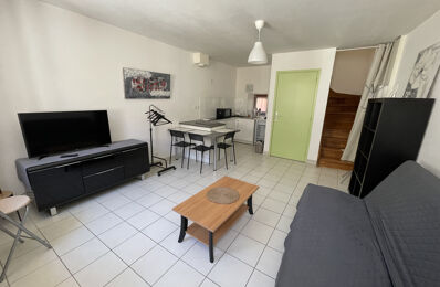 location appartement 410 € CC /mois à proximité de Villeneuve-de-Berg (07170)