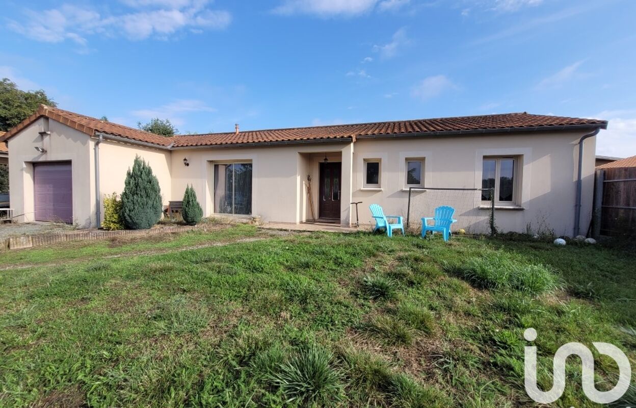 maison 4 pièces 111 m2 à vendre à Parthenay (79200)