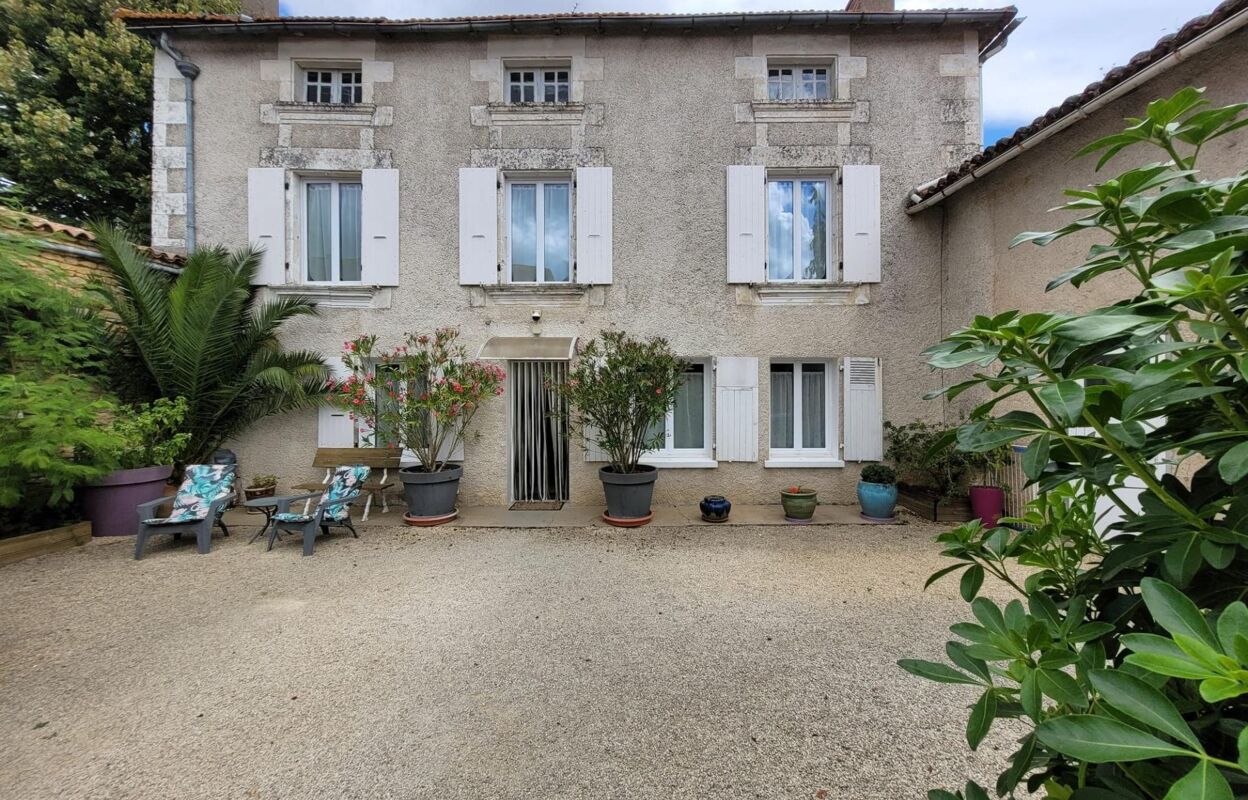 maison 5 pièces 139 m2 à vendre à Neuville-de-Poitou (86170)