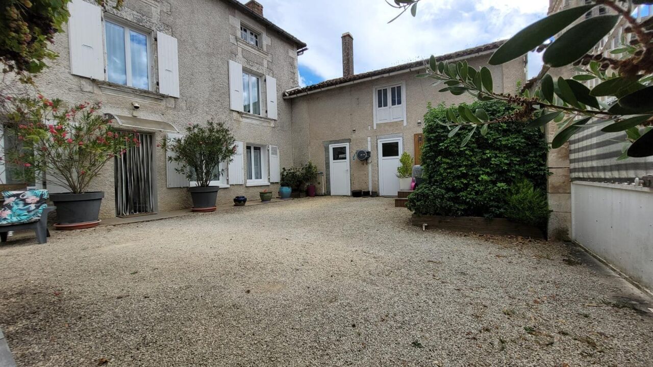 maison 5 pièces 139 m2 à vendre à Neuville-de-Poitou (86170)