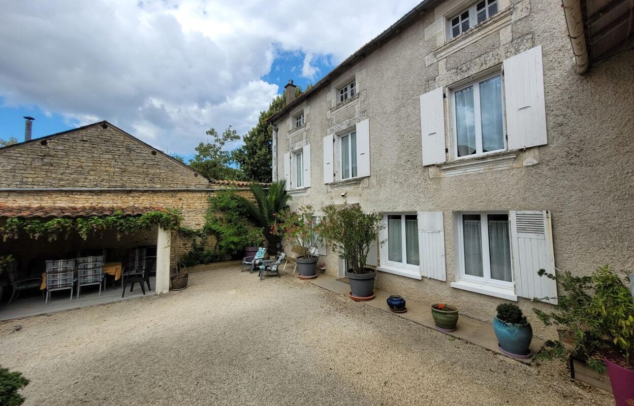 maison 5 pièces 139 m2 à vendre à Yversay (86170)