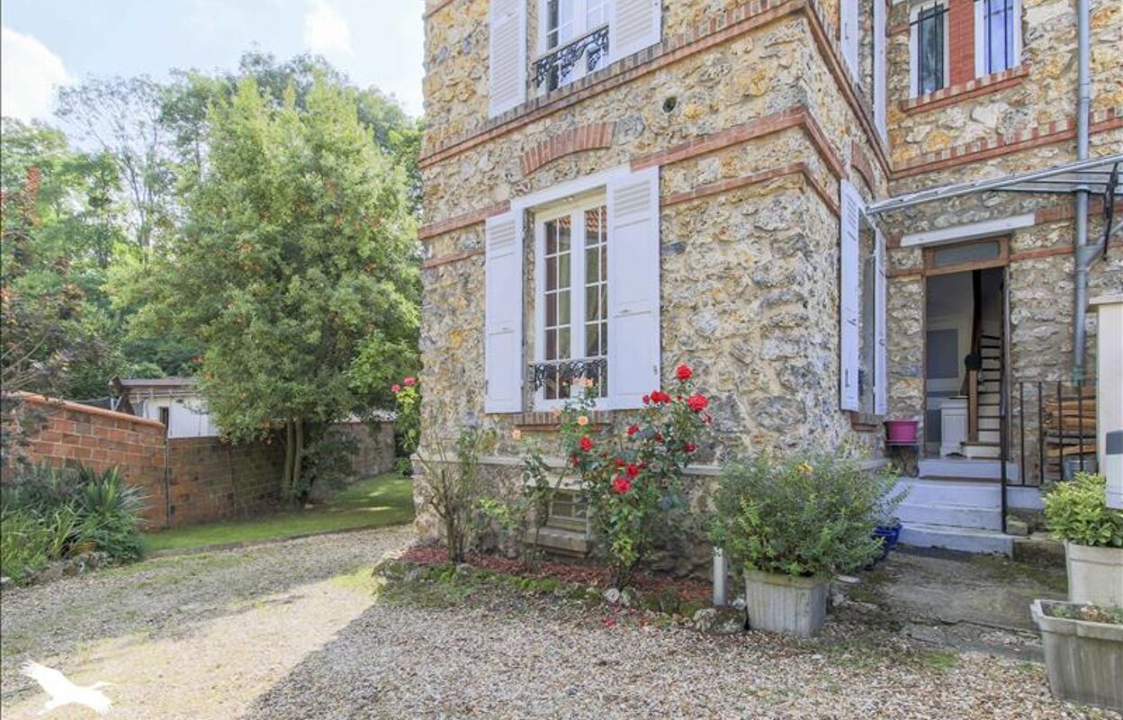 maison 6 pièces 104 m2 à vendre à Poissy (78300)