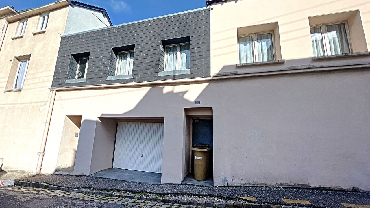 garage  pièces 5 m2 à louer à Rouen (76000)