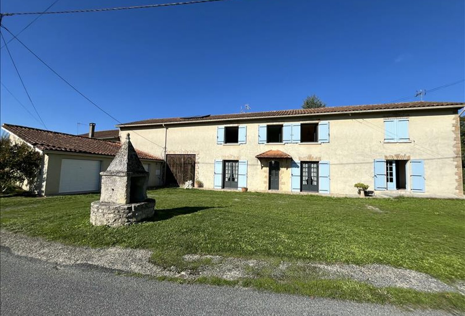 Maison de bourg de 8 pièces principales — photo 1