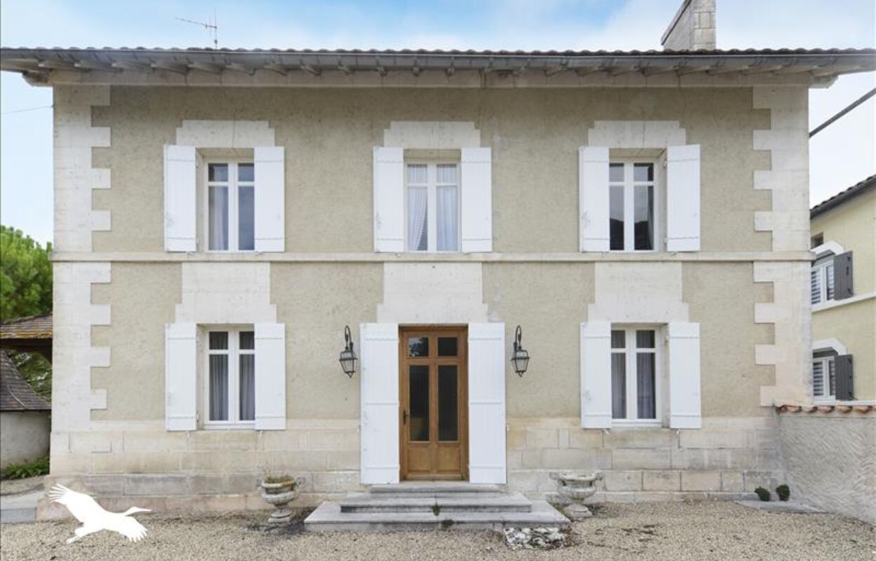 maison 6 pièces 161 m2 à vendre à Saint-Séverin (16390)