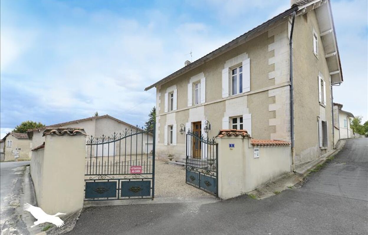 maison 6 pièces 161 m2 à vendre à Saint-Séverin (16390)