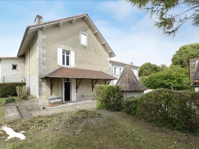 Maison de bourg de 6 pièces principales — photo du bien