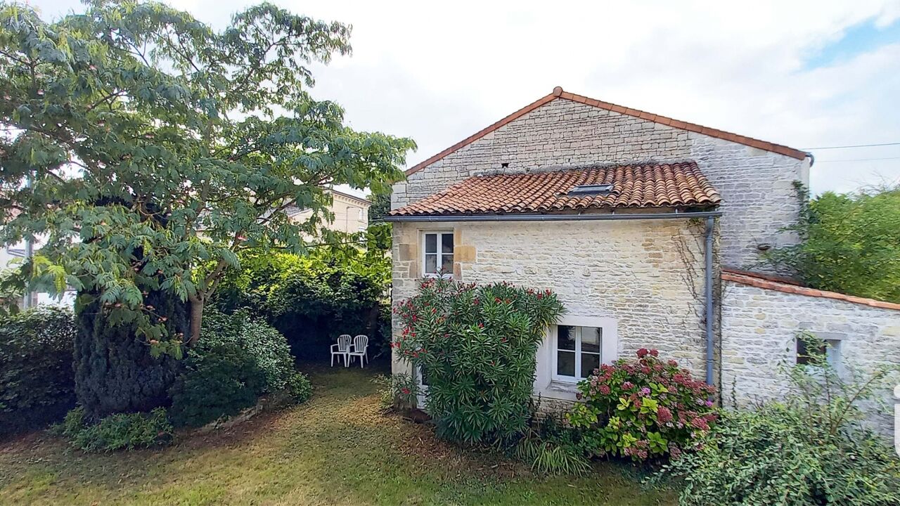 maison 7 pièces 164 m2 à vendre à La Rochénard (79270)