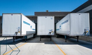 Commerce  770 m² à louer à Auray (56400)