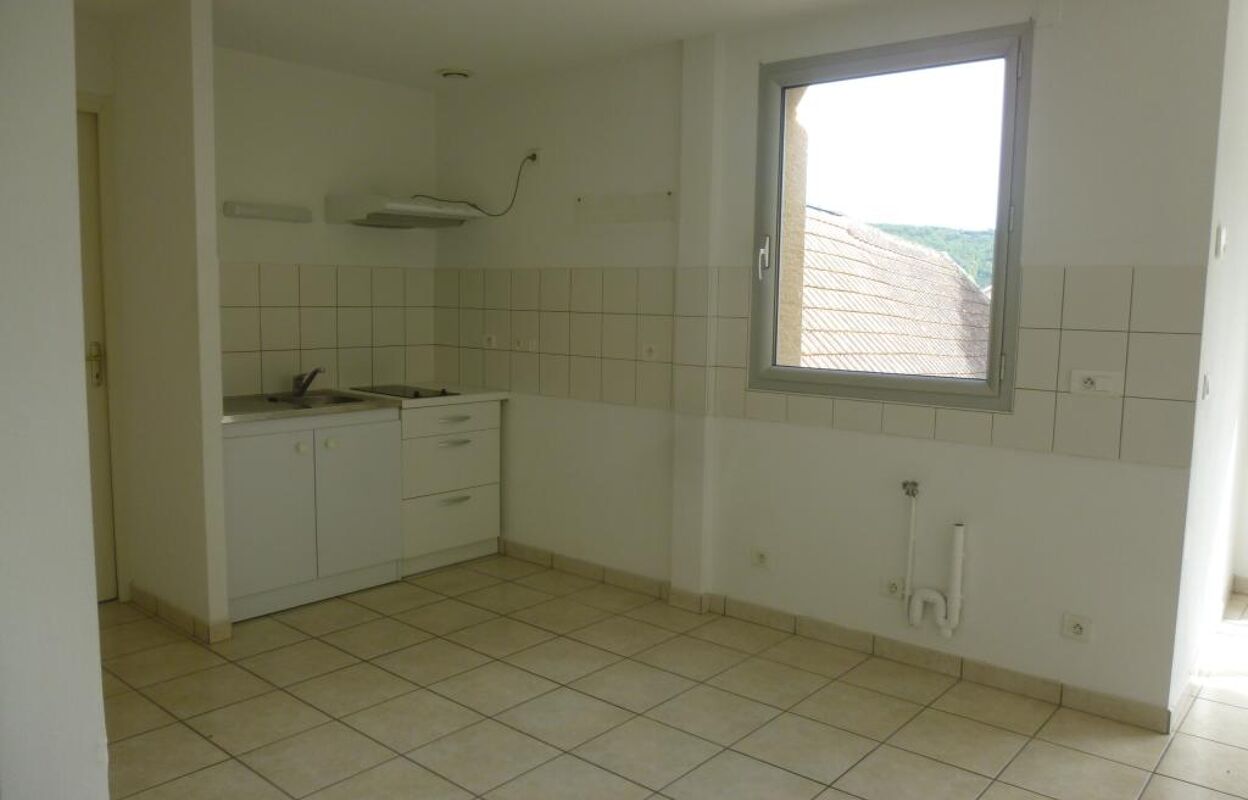 appartement 3 pièces 55 m2 à louer à Lacapelle-Marival (46120)