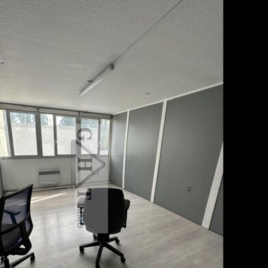 Bureau 120 m²