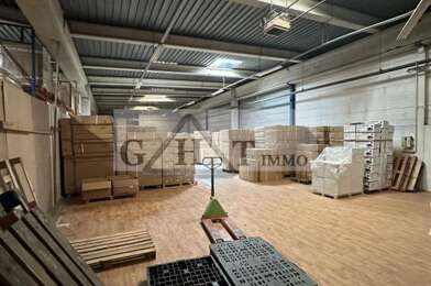 Local industriel  7800 €