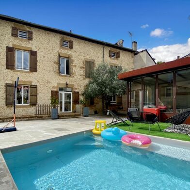 Maison 5 pièces 334 m²